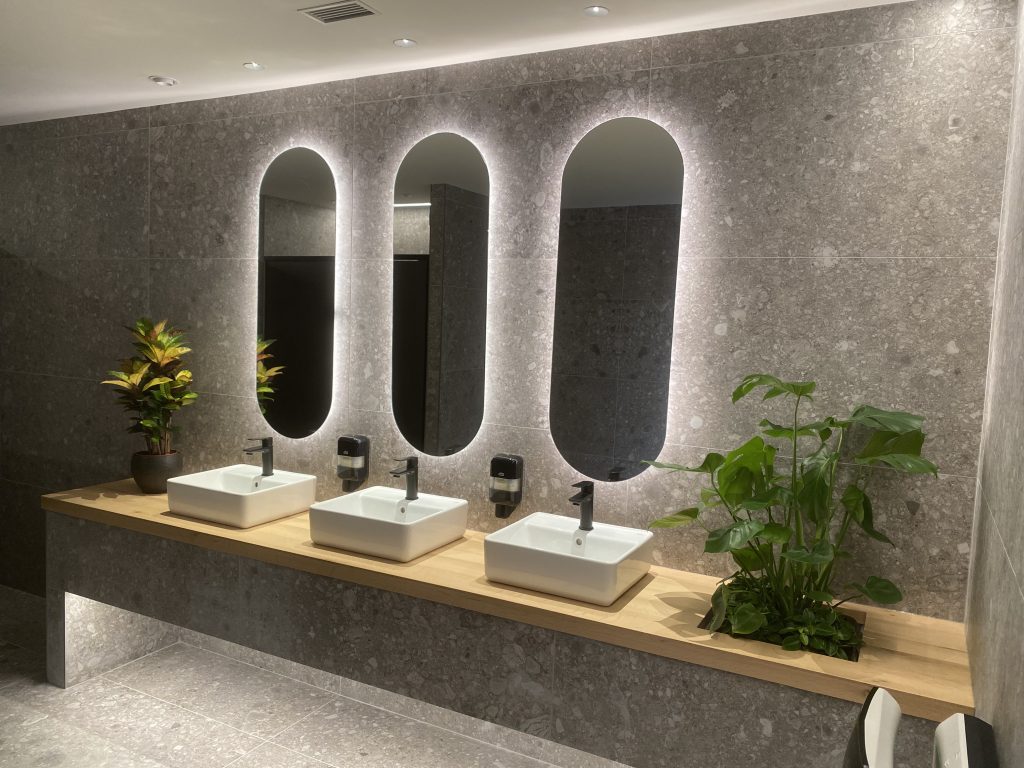 nuevos baños de las oficinas centrales de gureak